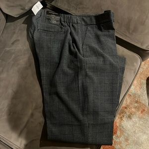 Banana republic Glen plaid, gray and black Hayden pull on pant size 10